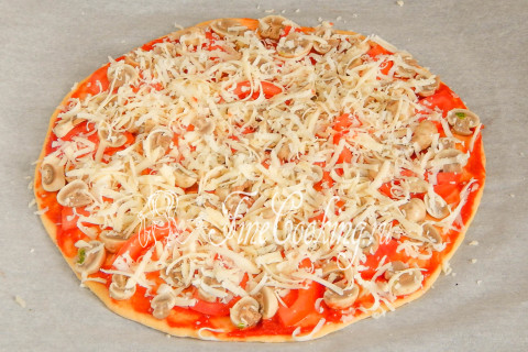 Пицца с маринованными шампиньонами. Шаг 6