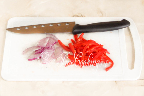 Салат с красной рыбой с цитрусовыми. Шаг 4