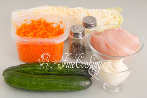 Салат с пекинской капустой, курицей и морковью по-корейски. Шаг 1