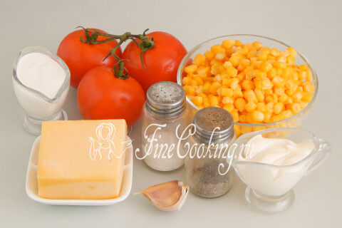 Салат с помидорами, кукурузой и сыром. Шаг 1