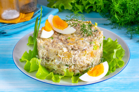 Салат с рыбными консервами и рисом. Шаг 16
