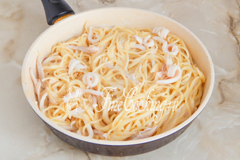 Спагетти с кальмарами. Шаг 8