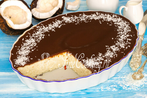 Творожная запеканка с кокосом и шоколадом в духовке. Шаг 16
