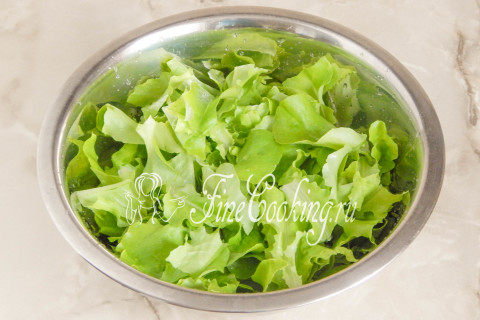 Зеленый салат с яйцом. Шаг 6